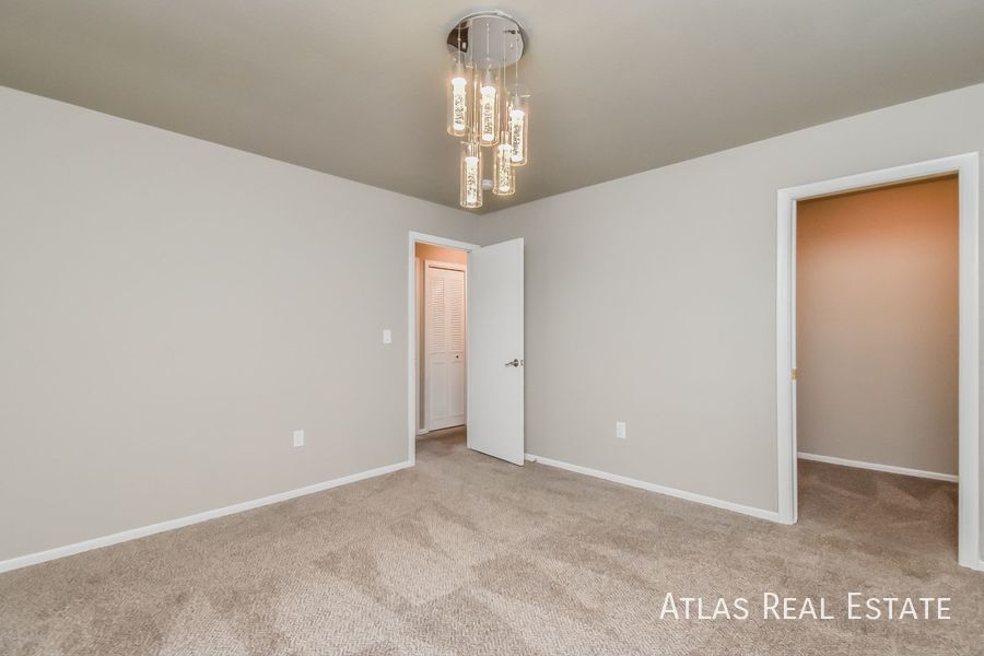 Building Photo - 5509 Escondido Dr