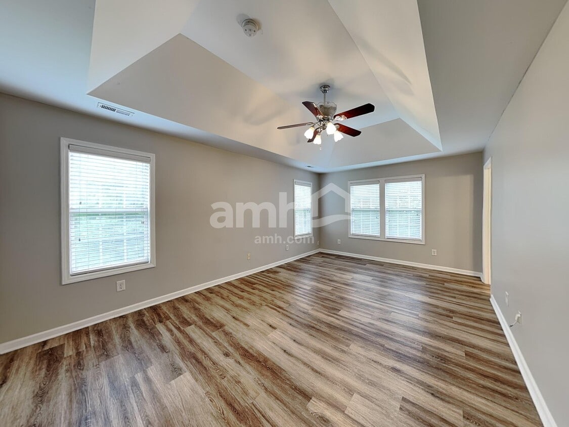 Building Photo - 3357 Hawick Commons Dr