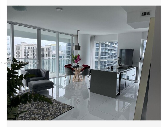 Primary Photo - 1080 Brickell Ave