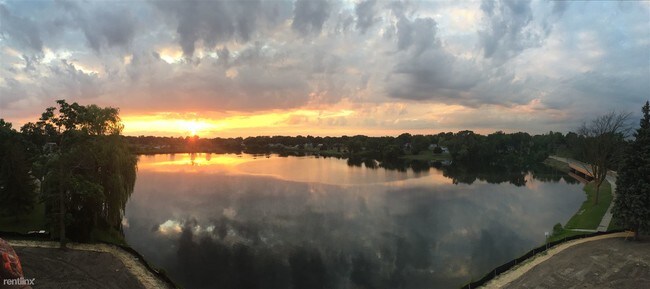 Building Photo - 2 br, 1 bath Apartment - River View Place