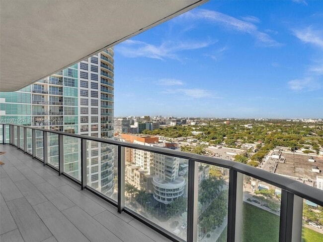 Building Photo - 121 NE 34th St