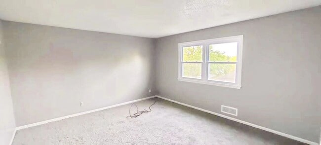 Building Photo - Corner Lot, Fenced yard, Large Master Suite