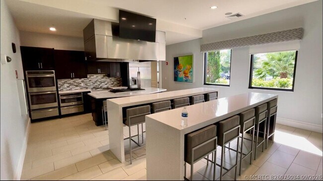 Building Photo - 9221 SW Esule Way
