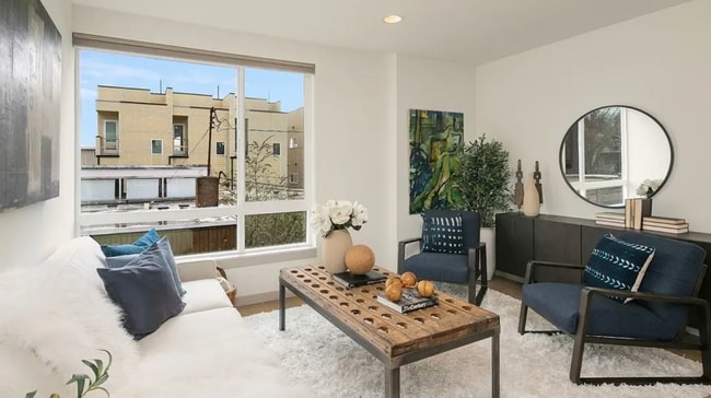 Building Photo - 5433A California Ave SW