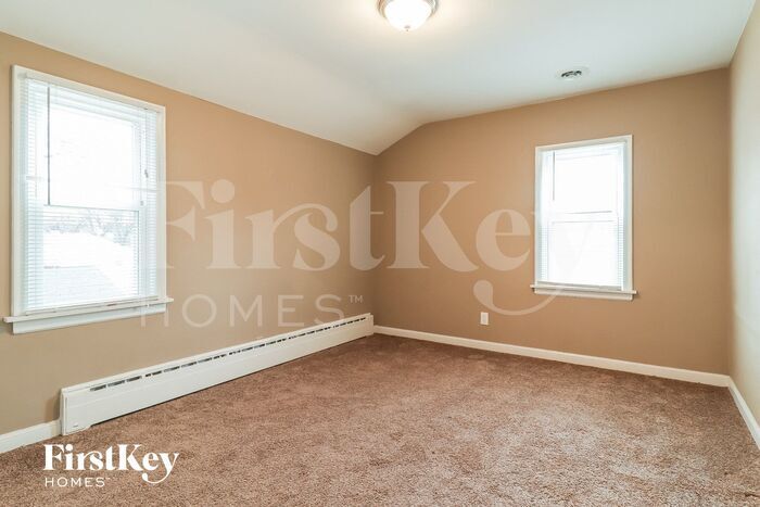 Building Photo - 112 W Glenlake Ave