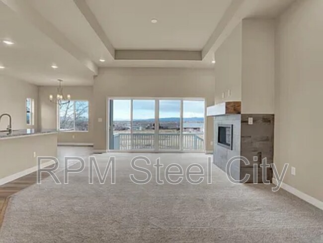 Building Photo - 753 S Laurue Dr