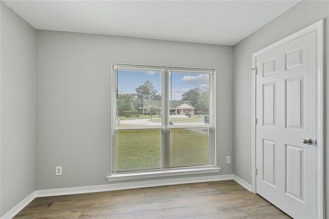 Building Photo - 1137 Clairise Ct