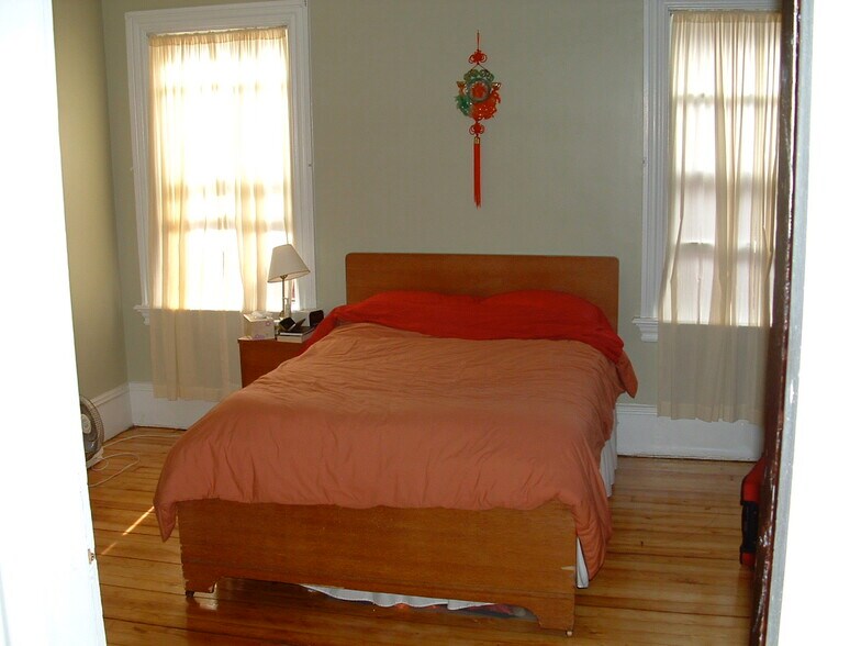Building Photo - 138 Chapin Ave