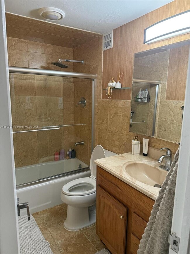 Building Photo - 400 Kings Point Dr