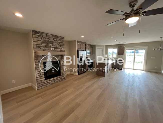 Building Photo - 6378 Ender Ln