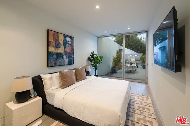 Building Photo - 7080 Mulholland Dr