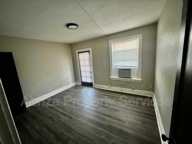 Building Photo - 4738 S Grand Blvd
