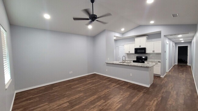 Building Photo - 109 S Bois D Arc St