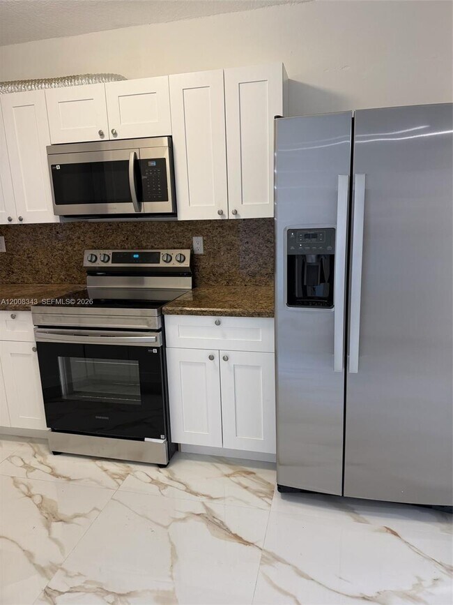 Building Photo - 2669 W 52nd St