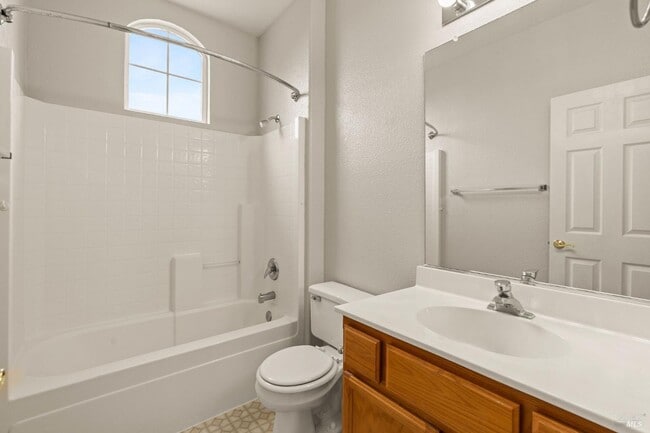 Building Photo - 715 Cherry Hills Ln