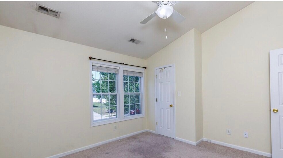 Building Photo - 11625 Lioness St