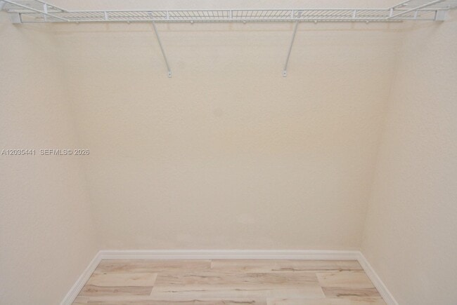 Building Photo - 4648 56th Ln