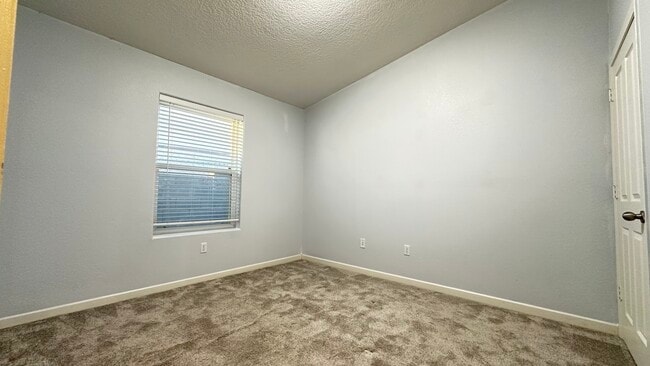 Building Photo - 10516 Calle Merida NW