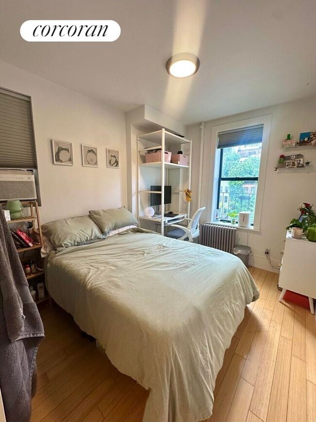 Primary Photo - 326 W 47th St
