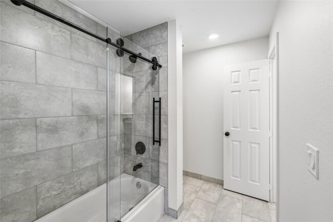 Building Photo - 6138 Brookfield Dr