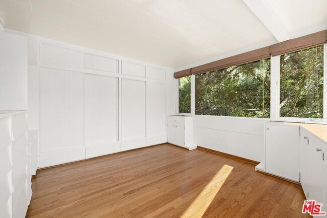 Building Photo - 217 Amalfi Dr