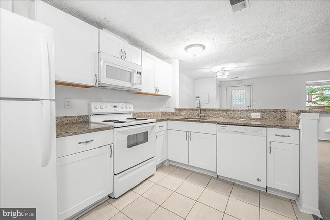 Building Photo - 13533 Demetrias Way