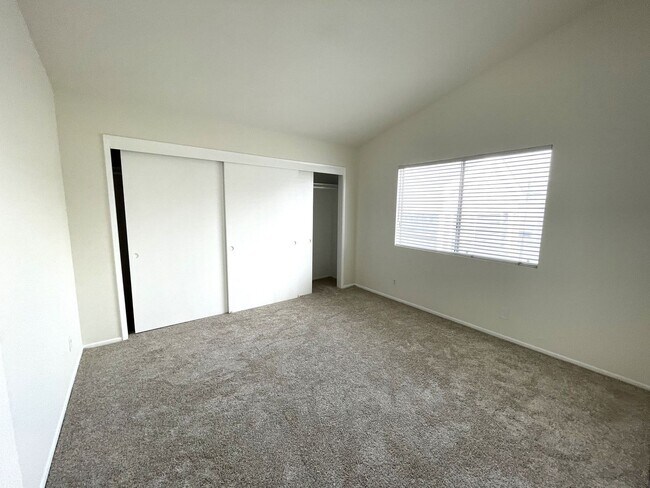 Building Photo - 1158 Cypress Ave