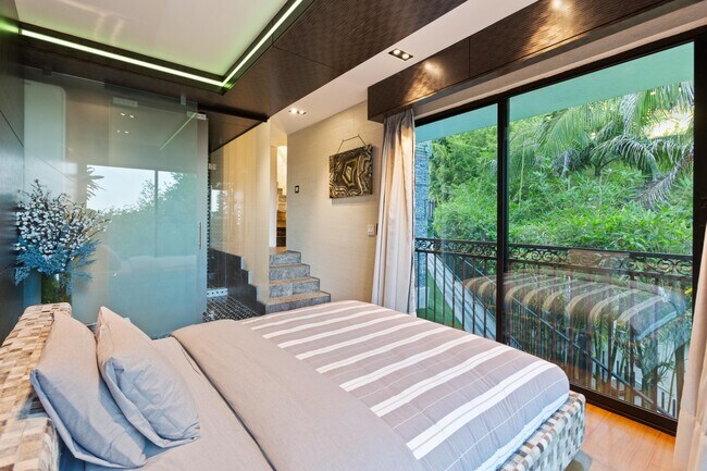 Building Photo - 8356 Sunset View Dr