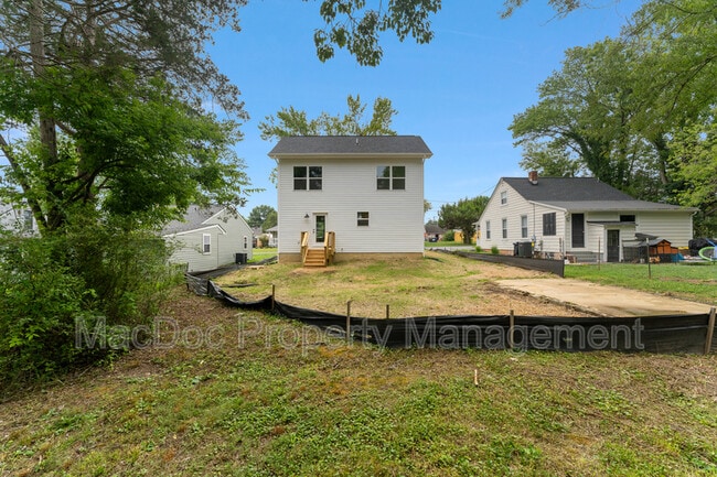 Building Photo - 105 Hillcrest Dr