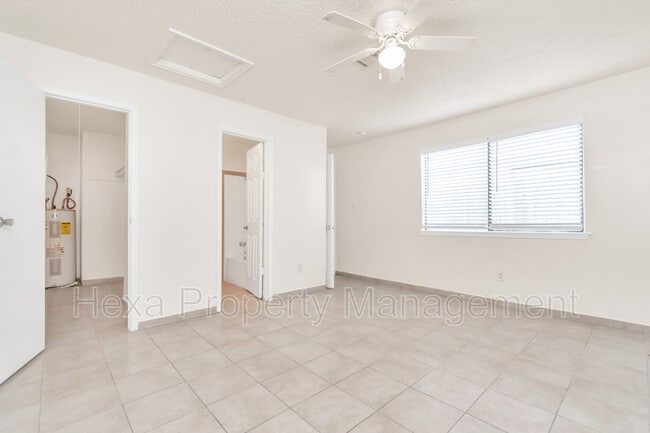 Building Photo - 6021 Bonn Echo Ln