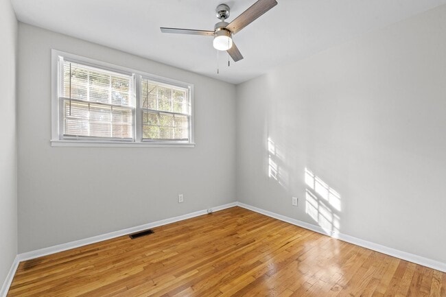 Building Photo - 3 Bedroom Ranch near Duke Raleigh Hospital...