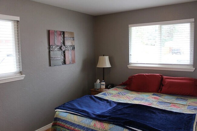 Building Photo - 5bed 4bath updated Ranch in Bear Valley