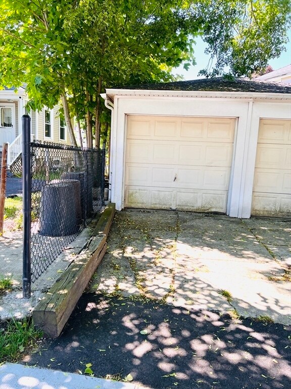 Building Photo - 97 Ruggles St