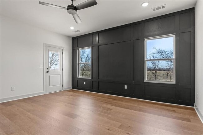 Building Photo - 1050 Whistler St