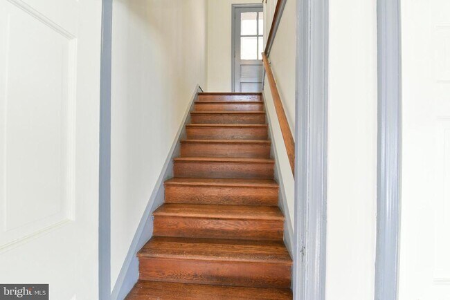 Building Photo - 1310 Creek Rd