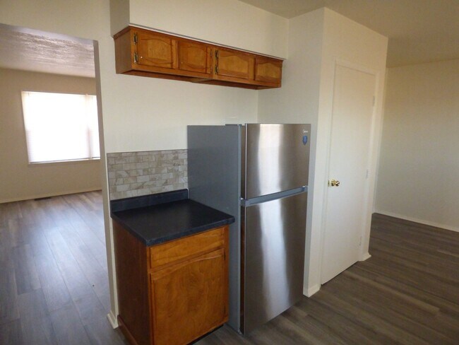 Building Photo - 6914 Autumn View Dr