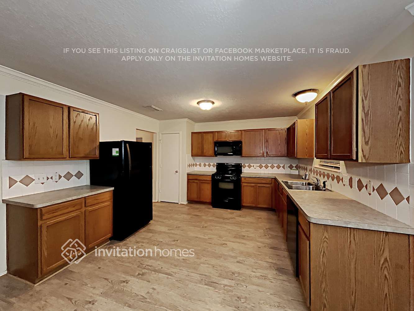 Building Photo - 9818 Golden Prairie Ln