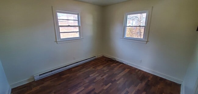 Building Photo - 3 Bedroom 1 Bathroom House