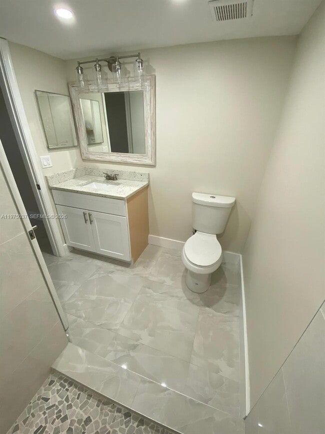 Building Photo - 8830 Royal Palm Blvd