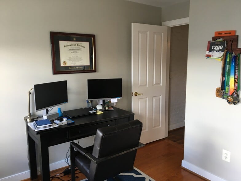 Bedroom/office - 135 N Belnord Ave