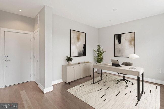 Building Photo - 203 Montgomery St