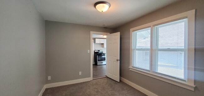 Building Photo - 414 Oneida St