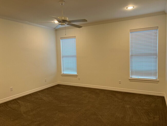 Building Photo - 2964 Elkton Trail
