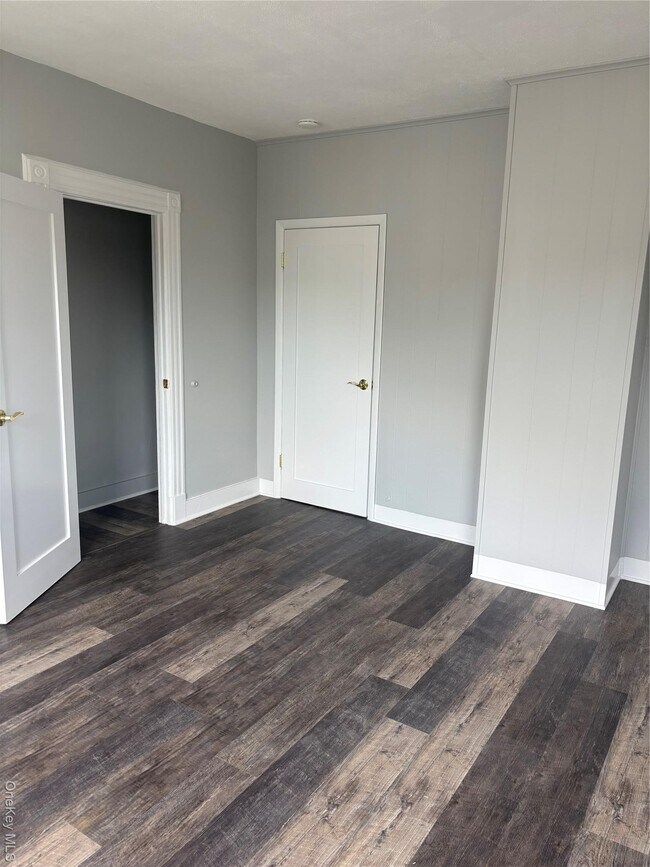 Building Photo - 19 Garfield Pl