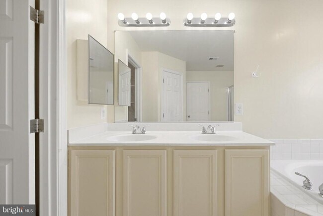 Building Photo - 45805 Marlane Terrace