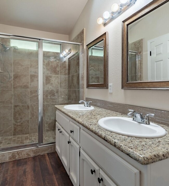 Building Photo - Great 4 Bedroom NW Fresno Home for Lease
