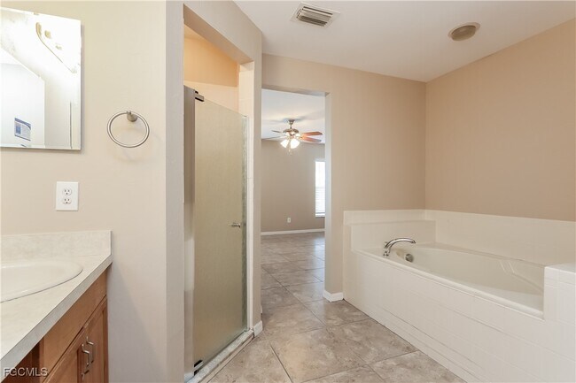 Building Photo - 2503 NW Juanita Pl
