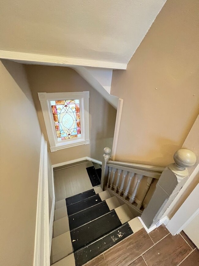 Building Photo - 419 N 1st Ave W