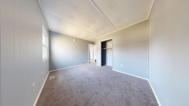 Building Photo - Madison Schools, 3 Bedroom Ranch!