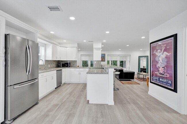 Building Photo - 3018 Spanish Trail
